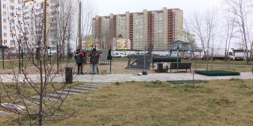  Депутаты Тюменской гордумы проконтролировали благоустройство сквера в районе Лесобазы