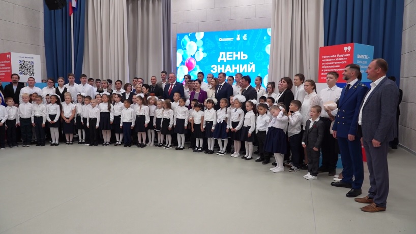 Две новые школы в Югре распахнули свои двери для учеников