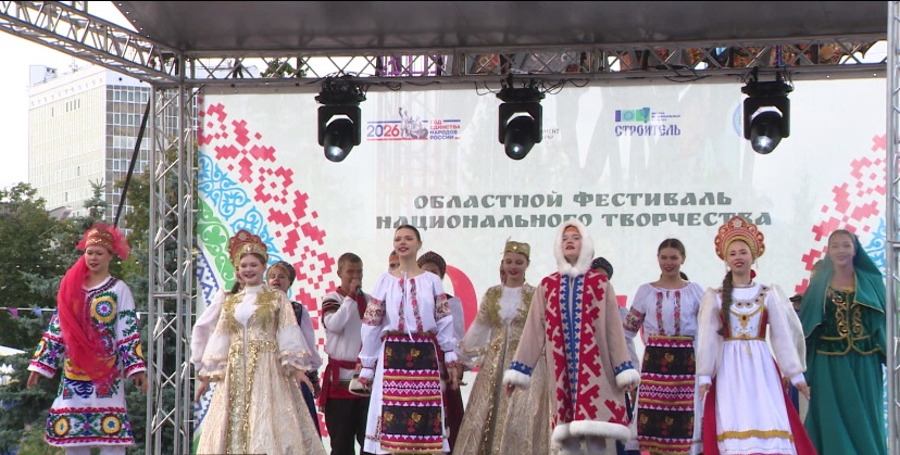Более ста тысяч человек стали участниками "ЭтноЛета" в Тюмени