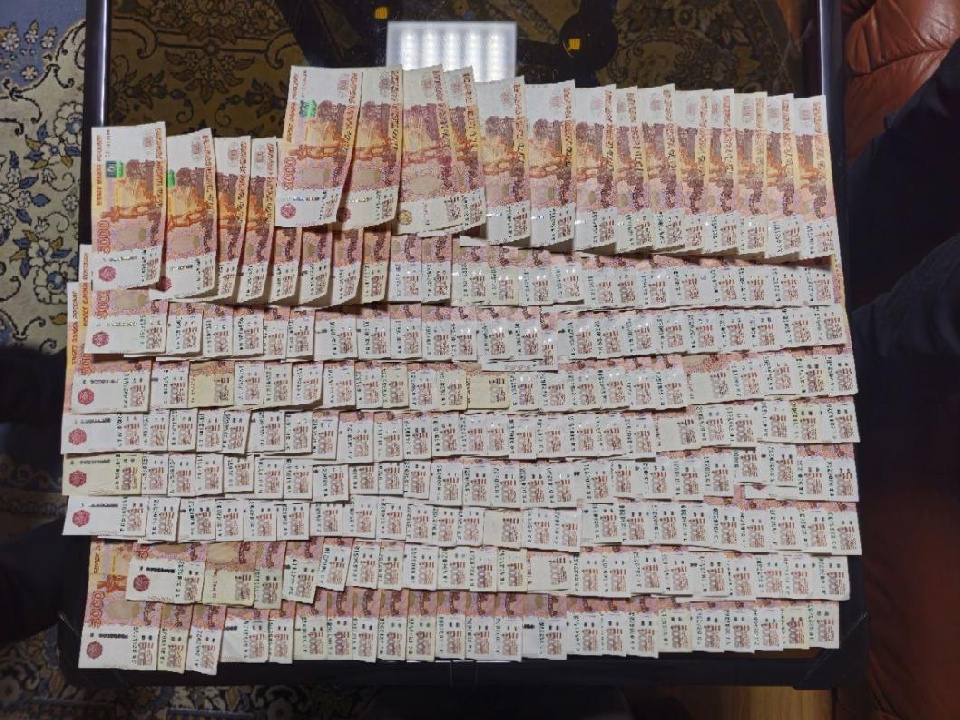 Дачу взятки должностному лицу на Ямале пресекли сотрудники ФСБ