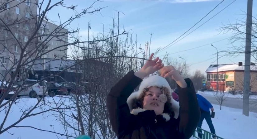 Юные тюменцы соорудили экокормушки для пернатых