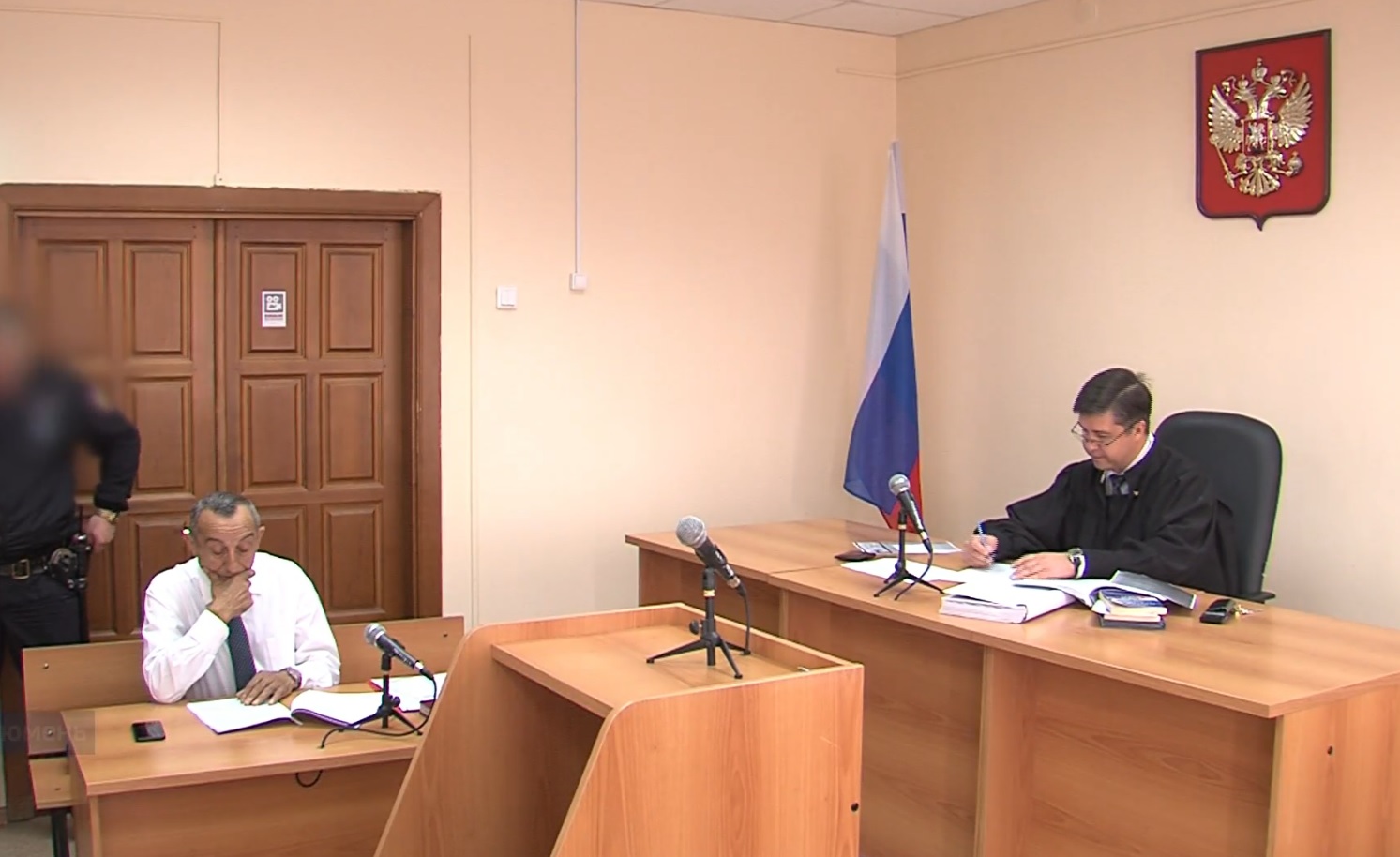 Школьный учитель оказался в суде за сбыт наркотиков