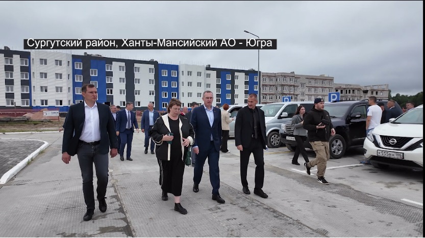 Руслан Кухарук осмотрел строящиеся объекты Сургутского района