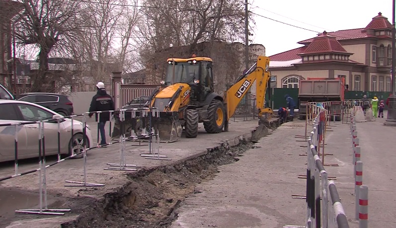 Реконструкция ул.Дзержинского под пешеходную зону началась с замены коммуникаций 