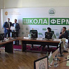 Трем фермерам Тюменской области вручили гранты на развитие пчеловодства